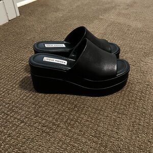 Steve Madden Black Platform Sandal